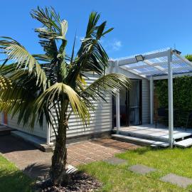 Tiny House Of Great Choice, hotel u gradu Okland