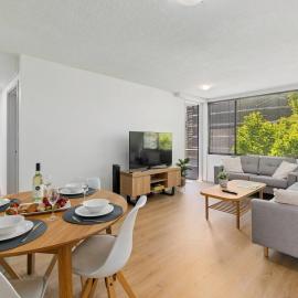 Bourke Escape - Seaside Comfort near Wollongong CBD