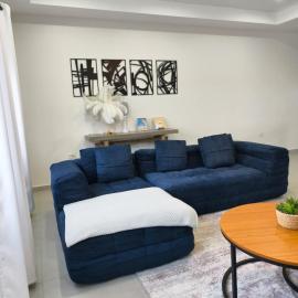 Spacious 3BR Home with Own Private Cozy Pool, hotel in Koolbaai