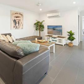 Whitsundays Paradise by the Port KIDS STAY FREE, hotel in Airlie Beach