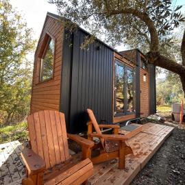 Italy Farm Stay by Tiny Away, hotel in Pescosolido