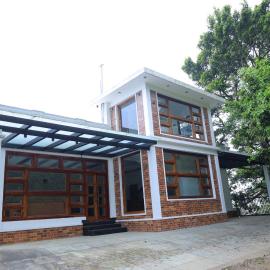 Red cloud munnar