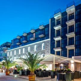Hotel Antik, hotel in Baltsjik