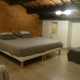 Charming house next to the sea and Barcelona for 6, Hotel in Badalona