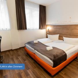 Orange Hotel und Apartments，新烏爾姆的飯店