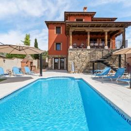 Casa Rural Los Hebrero, hotel in Torrecaballeros