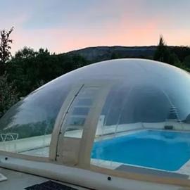 Villa attrayante avec piscine privée à Montlaur-en-Diois, отель в городе Montlaur-en-Diois
