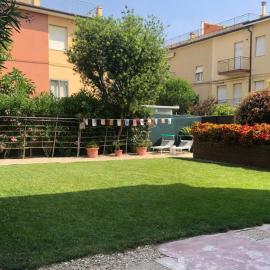 Shell House, Casa con ampio giardino a 100m dal mare, hotel a Marcelli