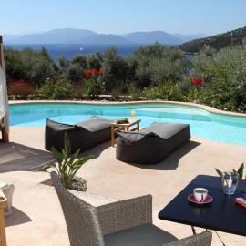 Villa Agapi - Spacious Boutique Villa with Private Pool close to the sea, Hotel in Syvota