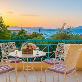 Seaview Terrace Haven-Perfect Location By The Sea