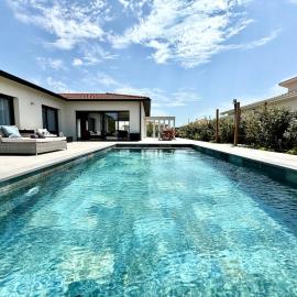Villa Aurora Piscine 7 personnes, Hotel in Mios