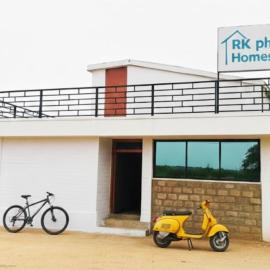 RK Phura Homestay, hotel u gradu Čerapundži