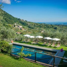 Tuscan Country House Near Lucca With Private Pool, hotel u gradu Matraia