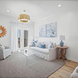 Quiet Harbor Condo-Private Balcony-Relaxing Stay, hotel in Pass Christian