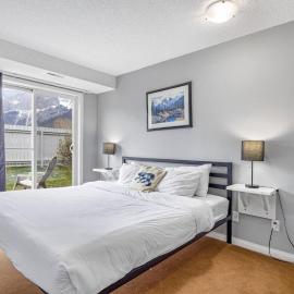 Spacious 2BR unit near DT Canmore and Banff