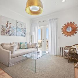Beach Access Condo-Walk to Downtown-Pets Welcome w/ Fee, hotel a Pass Christian