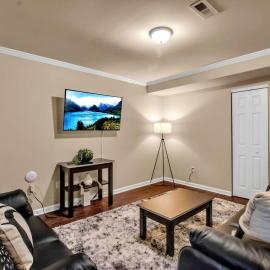 Spacious 3 bed 3 bath Apartment No stairs, Hotel in Buffalo