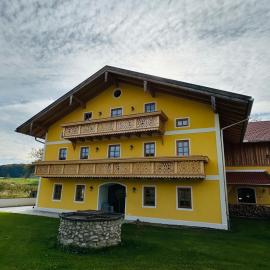 SEEBERGER GÜTL - by "Schloss Gessenberg" Exclusive apartments with a historic ambience for lovers of art and antiques, ξενοδοχείο σε Petting