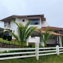 Residencia Paraiso de Montana en Altos del Maria