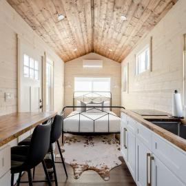 Stay Portland - The Tiny Farmhouse on Alberta, Hotel in Portland
