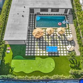 Lux Villa Heated Pool, Gym, Games, Golf, Near Beach