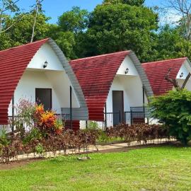 Eco Hotel Villas del Tortuguero, хотел в Cariari