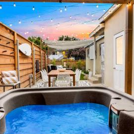 Spacious Group Getaway Games BBQ with Free Parking