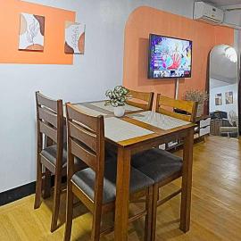 Bright & Airy Loft Cambridge Village Charm