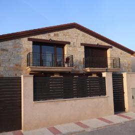 Villa Rural Puerta del Gallo, hotel in Molina de Aragón