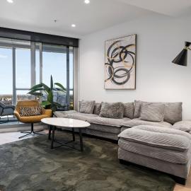 West Side Explore Downtown Melb in Chic Condo, hotel sa Melbourne