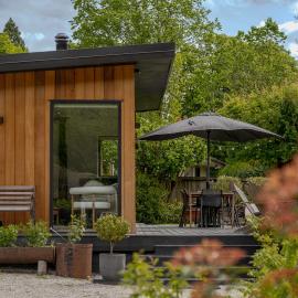 Sun-Filled 2BR Home In The Heart Of Arrowtown, hotel in Arrowtown