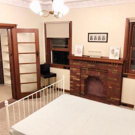 SUNNY STUDY ROOM ATTACHED IN SPACIOUS PRIATE ROOM Eastwood