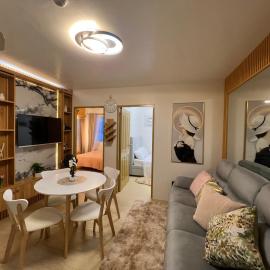 Bright & Cozy 2BR - Sea view at Marina Spatial, Hotel in Piapi