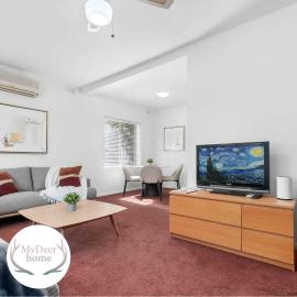 In Between City Sea & Airport - 2BR Vacation Home