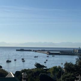 Simons Town long beach Penthouse, hotel a Simonʼs Town