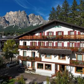 Hotel Bellaria - Cortina d'Ampezzo - parking