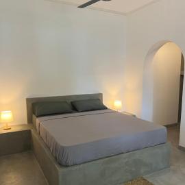 The Drop In Surfhouse Madiha, hotel in Madihe East