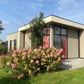 Marina Strandbad StaySmart Chalet Haus Nr 16c, hotel u gradu Olburgen