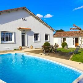 Gite 10pers, Piscine couverte, CRITEUIL,Charente