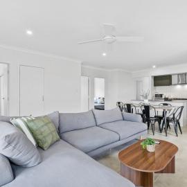 Fresh and Stylish 4BR Getaway Near Local Parklands, hotel a Marsden