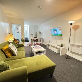 Cosy Studio Escape in Ilkeston with Netflix