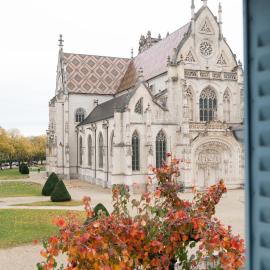 Les Loges de Brou - Vue directe sur le Monastère de Brou, hotel en Bourg-en-Bresse