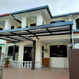 HANNI HomeStay, hotel din Sibu
