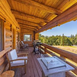 Rowland Log Cabin, hotel en Lyle