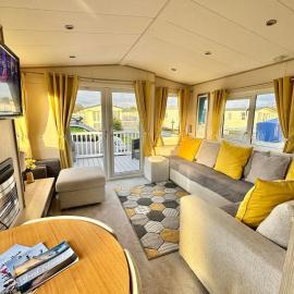 Beautiful Holiday Home 3 Bed Caravan by The Beach, Free Wifi, Games Console, TVs & DVD's, Passes Not Included, hotel a Rhyl