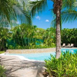 Colorful 3-BD Unit Opening on Pool