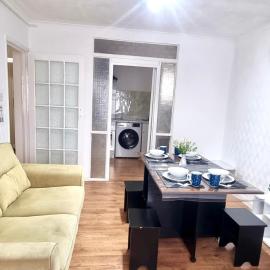 London Barking apartment sleep 6 - Private parking close to tube-train-airport, hotel in Barking