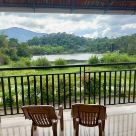 Karlad Lake Palace Waterfront Resort by stayRAa, hotel in Tariyod