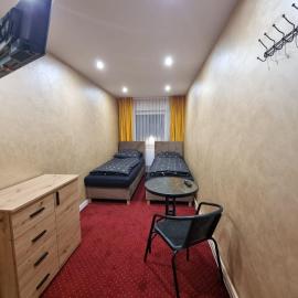 stary PGR rooms & hostel, hotel din Grabik