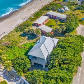 Oceanfront Escape - Private Beach Access - Game Room - Bikes - Surfboard